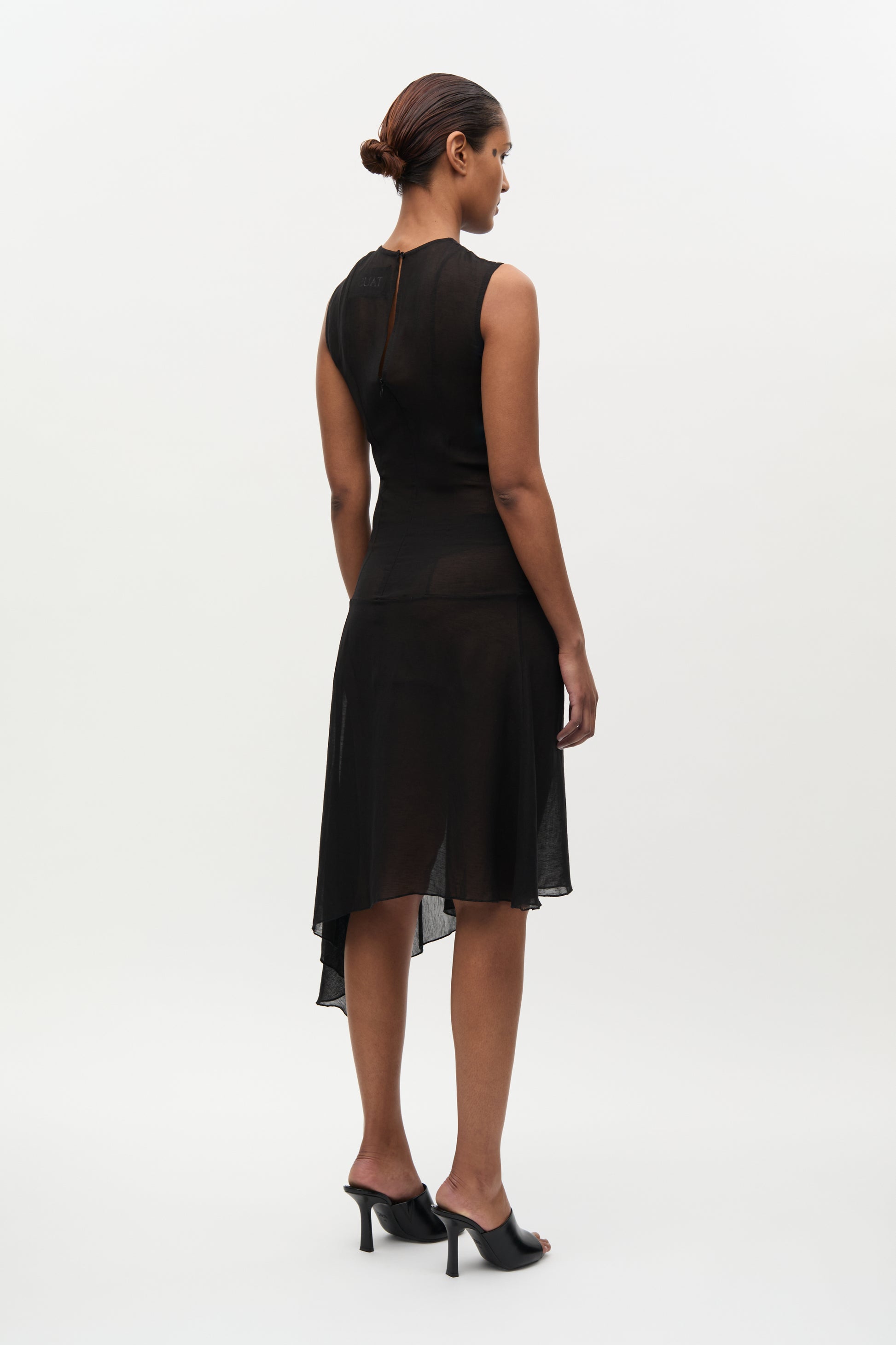 Asymmetrical dress | Taus Official Online Shop Asymmetrical dress | Taus Official Online Shop