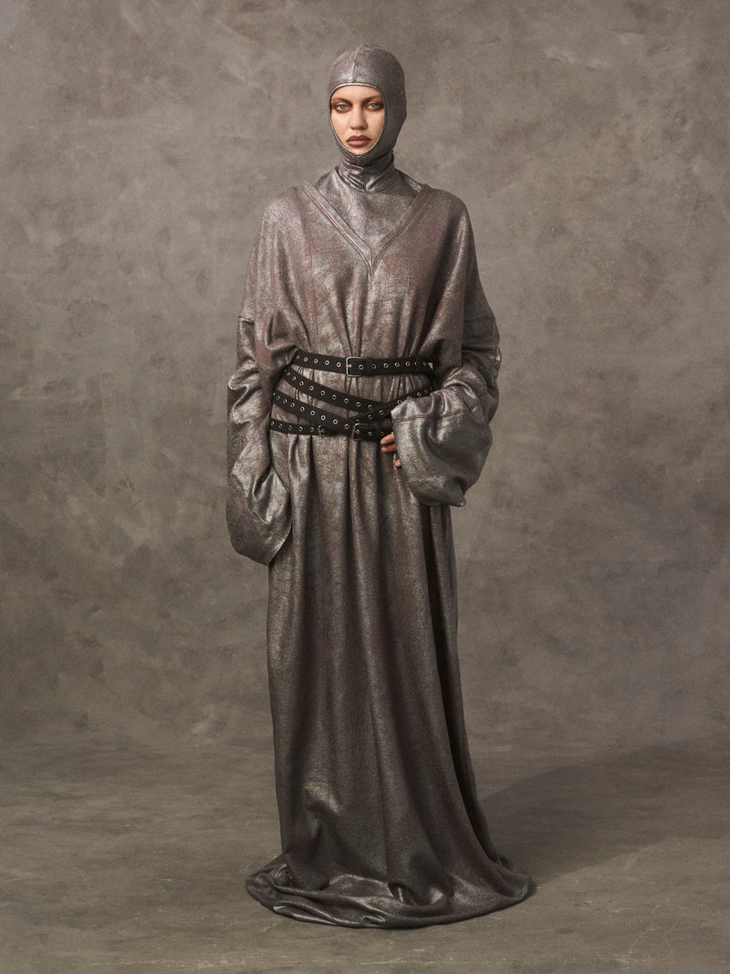 FREDERIK TAUS SS25 IDOL METALLIC V-NECK DRESS, METTALIC HOOD, JUHO BELT