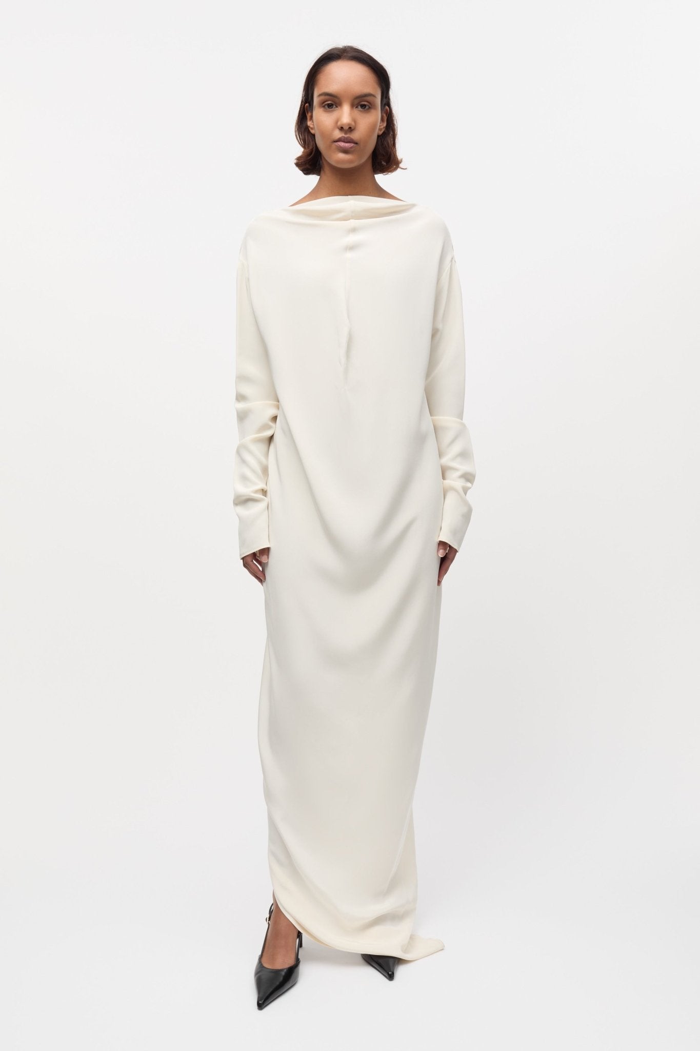 Open-Back Dress White | Taus Official Online Shop